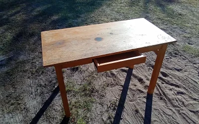 Desk – Item #394 – $35