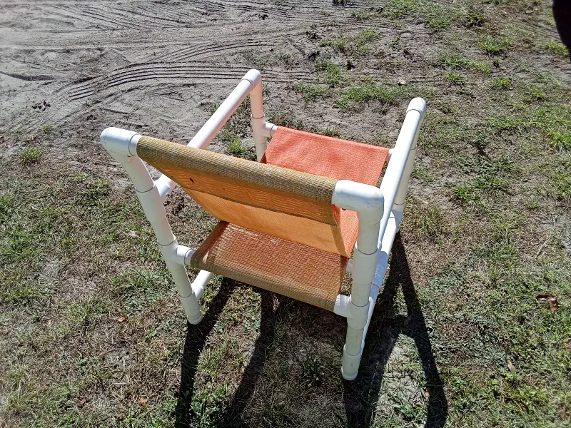 Lightweight patio chair with a sturdy PVC frame and breathable orange mesh sling seat. Comfortable, weather-friendly, and easy to move—ideal for patios, porches, pool areas, or outdoor seating. Gently used. Sold individually. 💲 $25 donation requested (each)